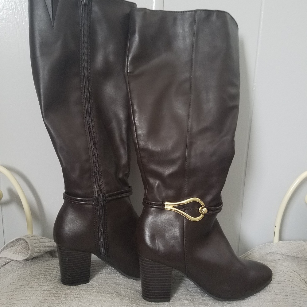 Brown boots